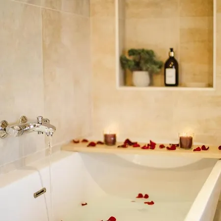 ゲストハウス Maison Unique Avec Jacuzzi Et Sauna En Normandie Ranville